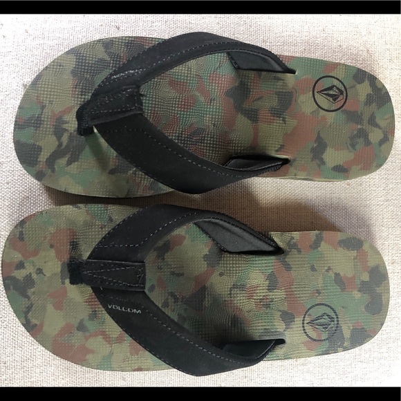Volcom Boys Flip Flops - Picture 1 of 4
